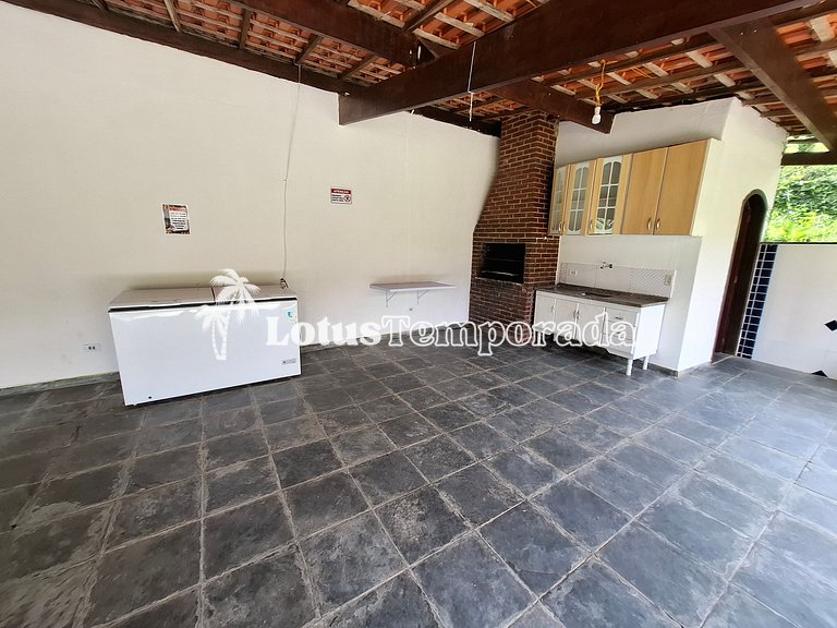 Chácara com piscina e lagos para pesca LT0001