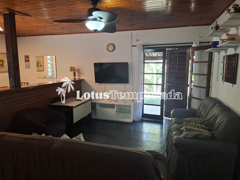 Chácara p/ 30 Pessoas: 05 dorms e piscina aquecida LT0011