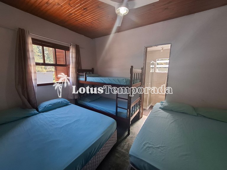 Chácara p/ 30 Pessoas: 05 dorms e piscina aquecida LT0011