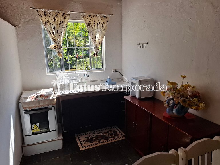 Chácara p/ 30 Pessoas: 05 dorms e piscina aquecida LT0011