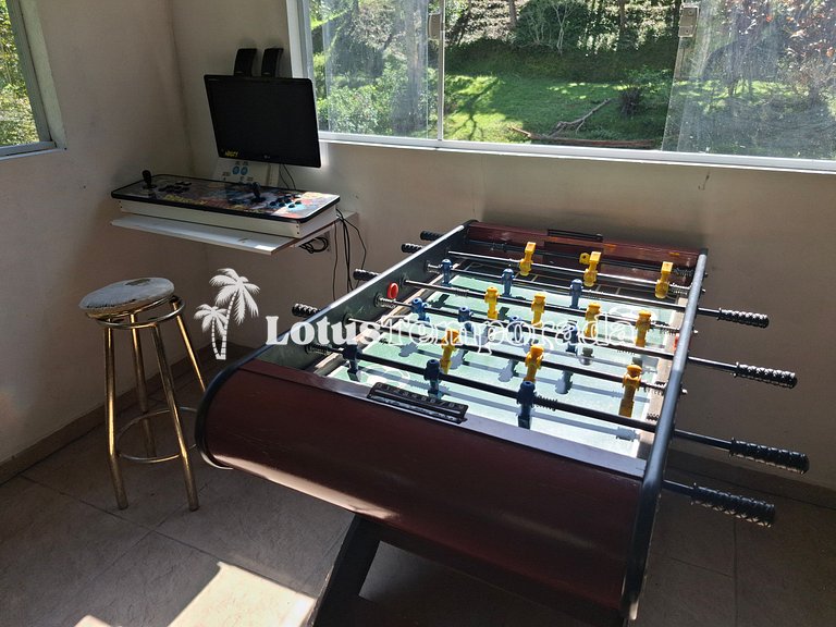 Chácara p/ 30 Pessoas: 05 dorms e piscina aquecida LT0011