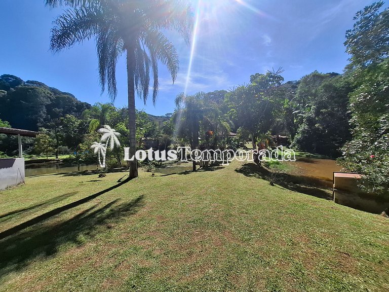 Chácara p/ 30 Pessoas: 05 dorms e piscina aquecida LT0011