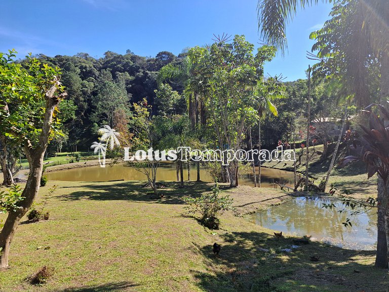 Chácara p/ 30 Pessoas: 05 dorms e piscina aquecida LT0011