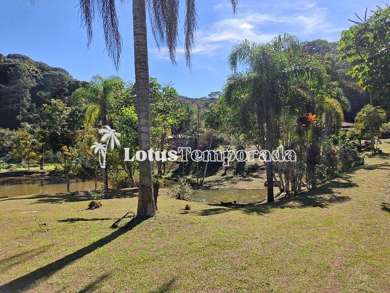 Chácara p/ 30 Pessoas: 05 dorms e piscina aquecida LT0011