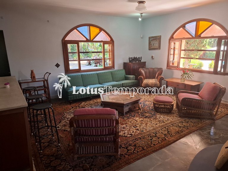 Sítio com piscina, muito conforto e lazer LT0033