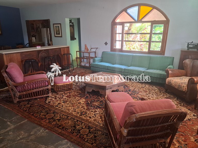 Sítio com piscina, muito conforto e lazer LT0033