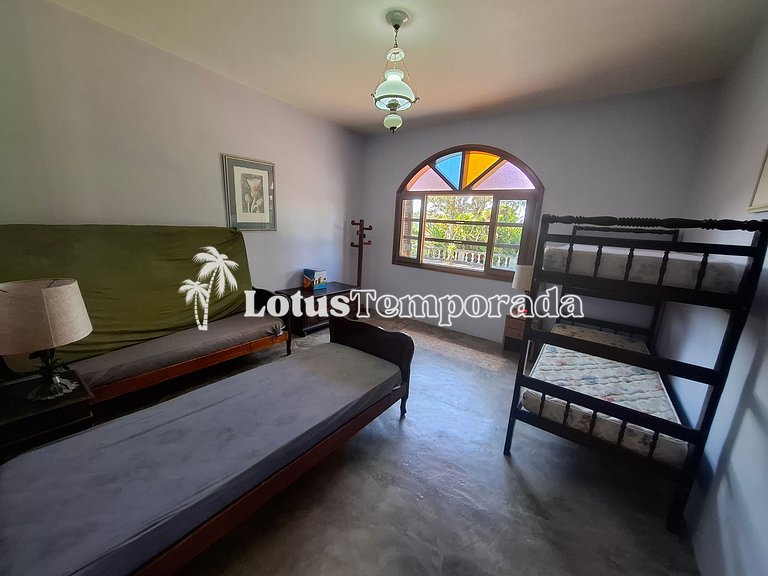 Sítio com piscina, muito conforto e lazer LT0033
