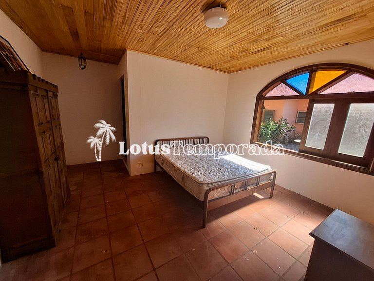 Sítio com piscina, muito conforto e lazer LT0033