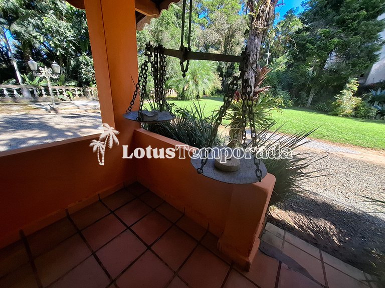 Sítio com piscina, muito conforto e lazer LT0033