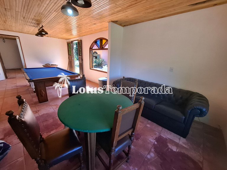 Sítio com piscina, muito conforto e lazer LT0033