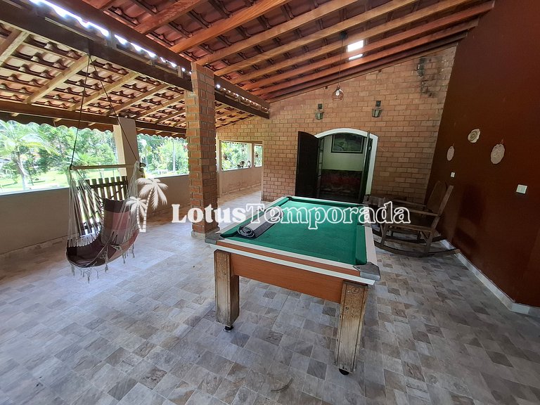 Chácara com piscina, campo e área gourmet LT0072