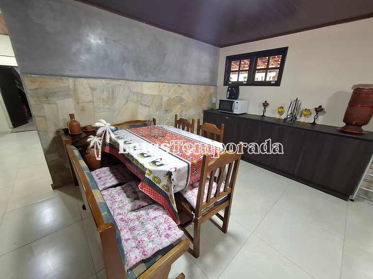 Chácara com piscina, campo e área gourmet LT0072