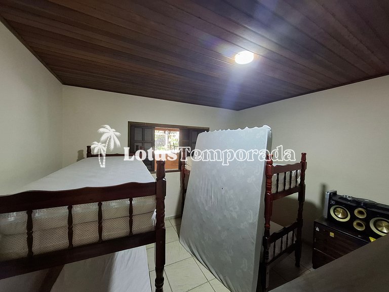 Chácara com piscina, campo e área gourmet LT0072
