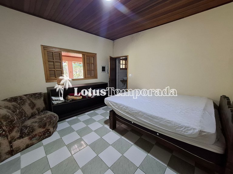 Chácara com piscina, campo e área gourmet LT0072