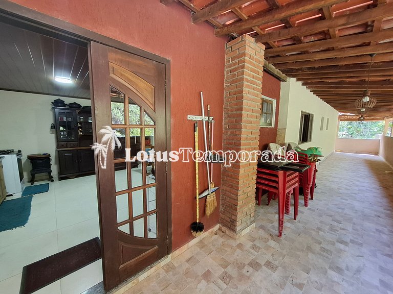 Chácara com piscina, campo e área gourmet LT0072