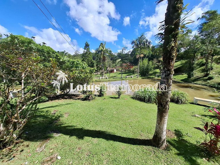Chácara com piscina, campo e área gourmet LT0072