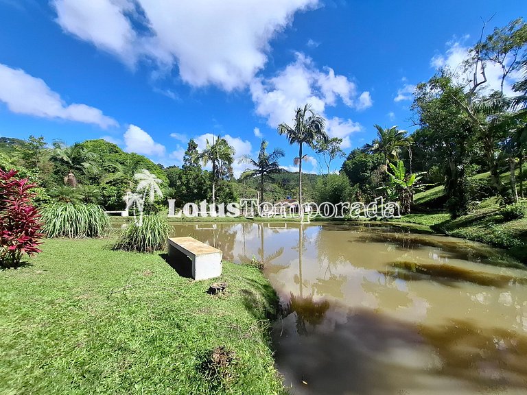 Chácara com piscina, campo e área gourmet LT0072