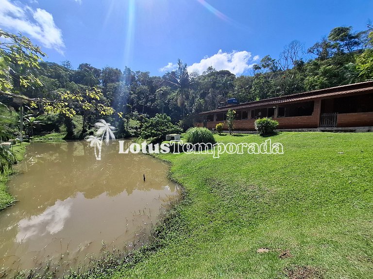 Chácara com piscina, campo e área gourmet LT0072