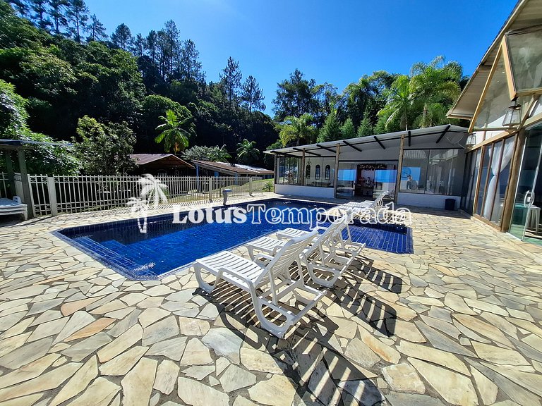 Sítio p/ Casamentos: 2 Salões, Lagos e Chalé Noivos LT0021