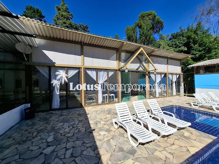 Sítio p/ Casamentos: 2 Salões, Lagos e Chalé Noivos LT0021