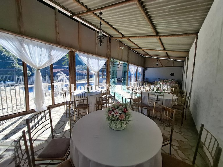 Sítio p/ Casamentos: 2 Salões, Lagos e Chalé Noivos LT0021