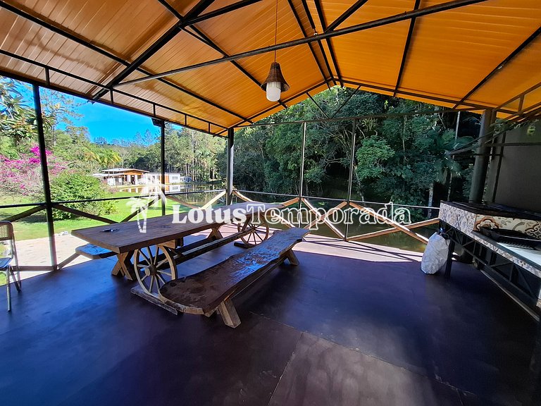 Sítio p/ Casamentos: 2 Salões, Lagos e Chalé Noivos LT0021