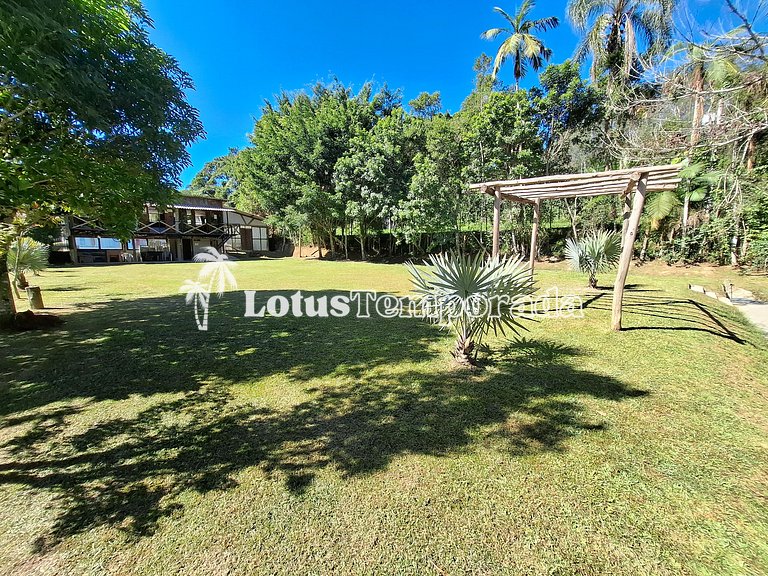 Sítio p/ Casamentos: 2 Salões, Lagos e Chalé Noivos LT0021