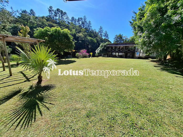 Sítio p/ Casamentos: 2 Salões, Lagos e Chalé Noivos LT0021