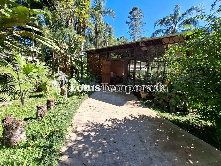 Sítio p/ Casamentos: 2 Salões, Lagos e Chalé Noivos LT0021