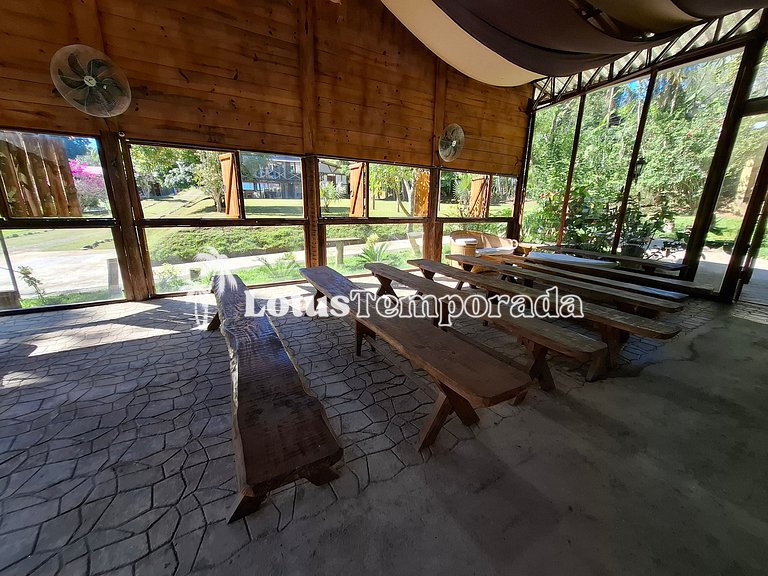 Sítio p/ Casamentos: 2 Salões, Lagos e Chalé Noivos LT0021