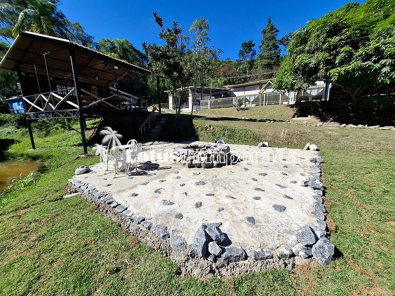 Sítio p/ Casamentos: 2 Salões, Lagos e Chalé Noivos LT0021