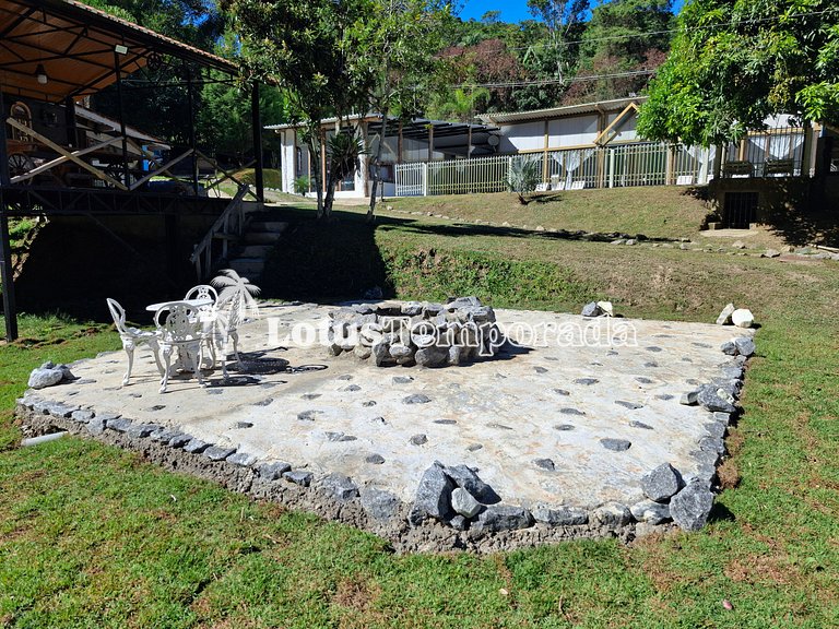 Sítio p/ Casamentos: 2 Salões, Lagos e Chalé Noivos LT0021