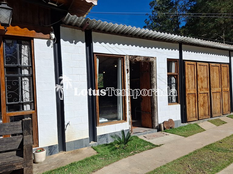 Sítio p/ Casamentos: 2 Salões, Lagos e Chalé Noivos LT0021