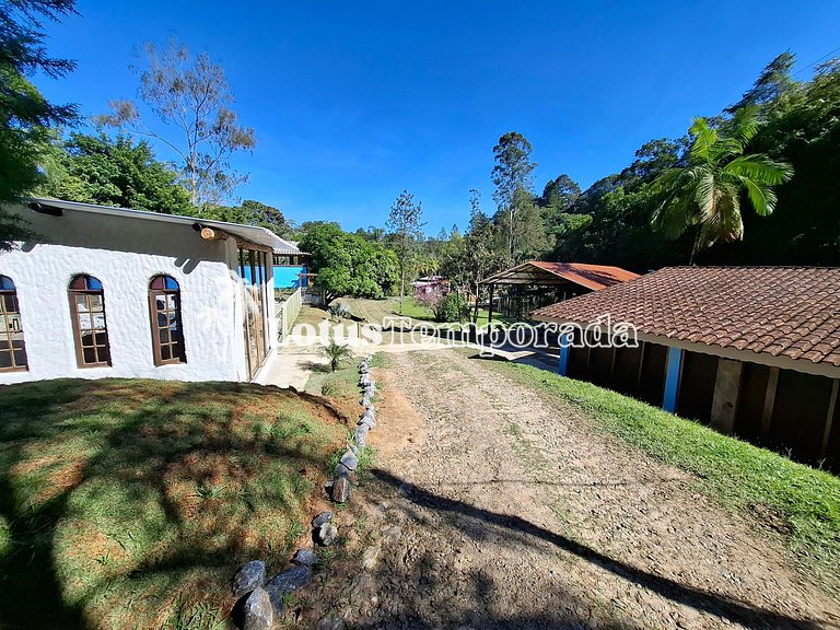 Sítio p/ Casamentos: 2 Salões, Lagos e Chalé Noivos LT0021