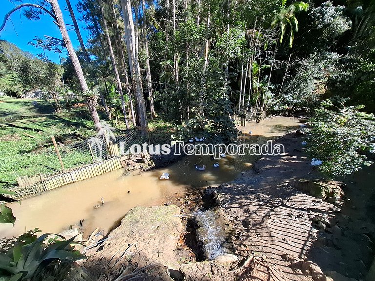 Sítio p/ Casamentos: 2 Salões, Lagos e Chalé Noivos LT0021