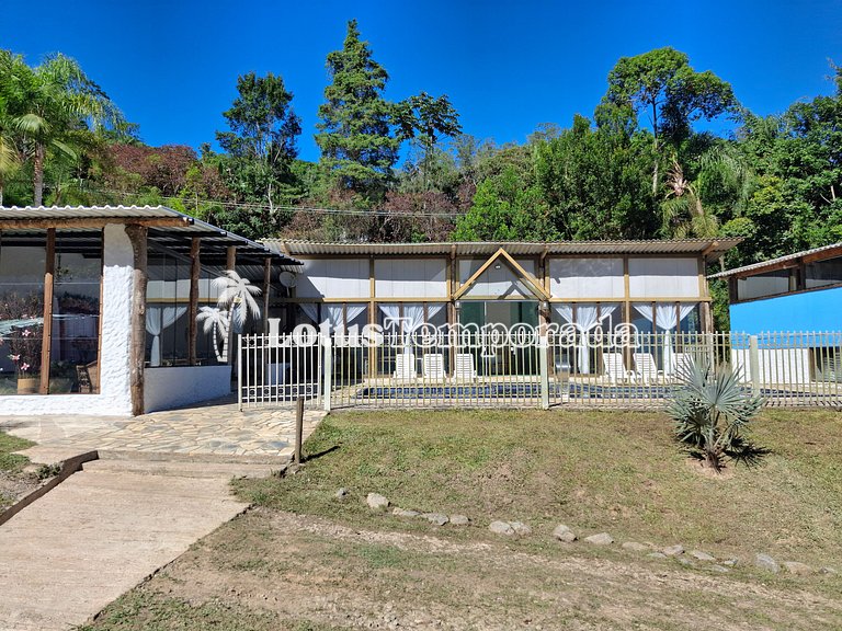 Sítio p/ Casamentos: 2 Salões, Lagos e Chalé Noivos LT0021