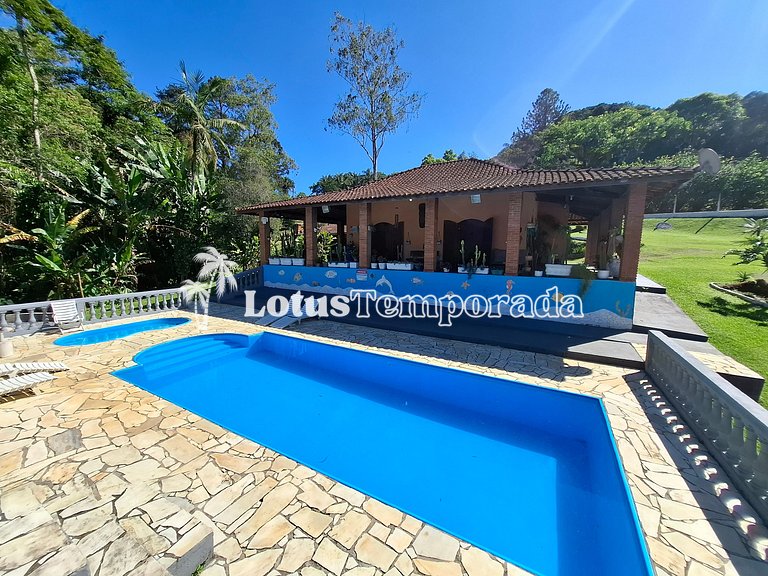 Sítio com piscina adulta e infantil e lareira LT0003
