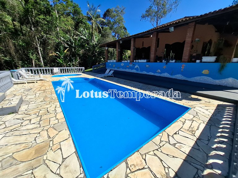 Sítio com piscina adulta e infantil e lareira LT0003
