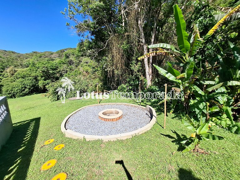 Sítio com piscina adulta e infantil e lareira LT0003