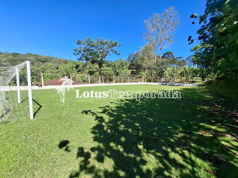 Sítio com piscina adulta e infantil e lareira LT0003