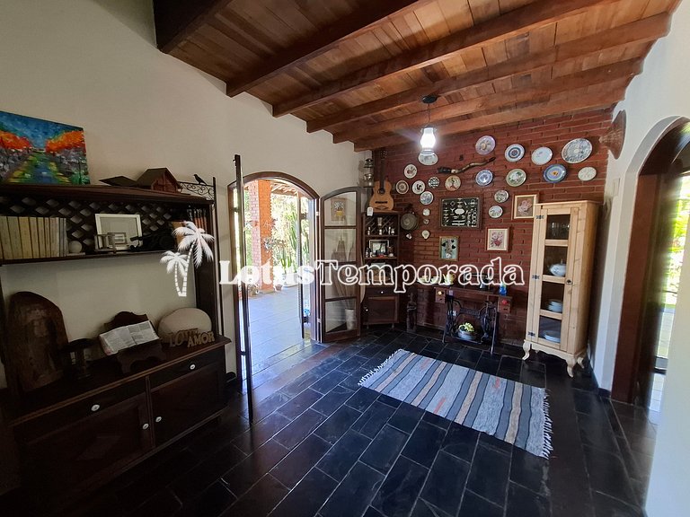 Sítio com piscina adulta e infantil e lareira LT0003