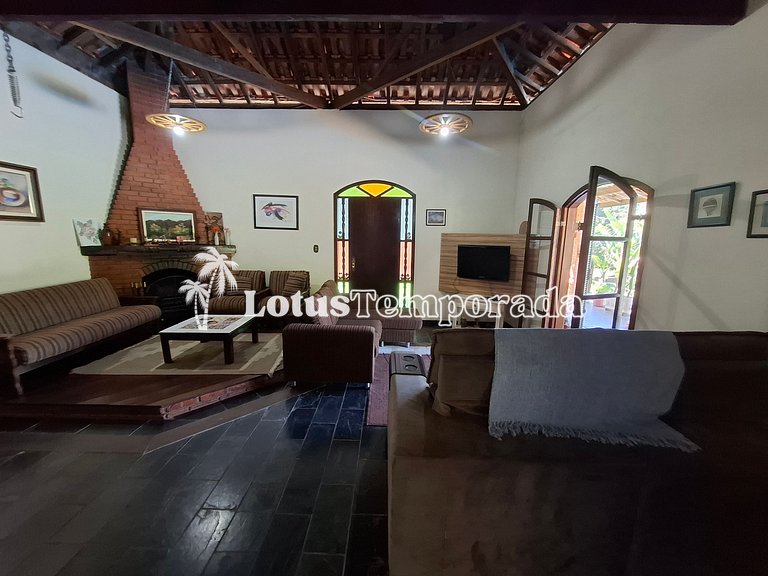 Sítio com piscina adulta e infantil e lareira LT0003