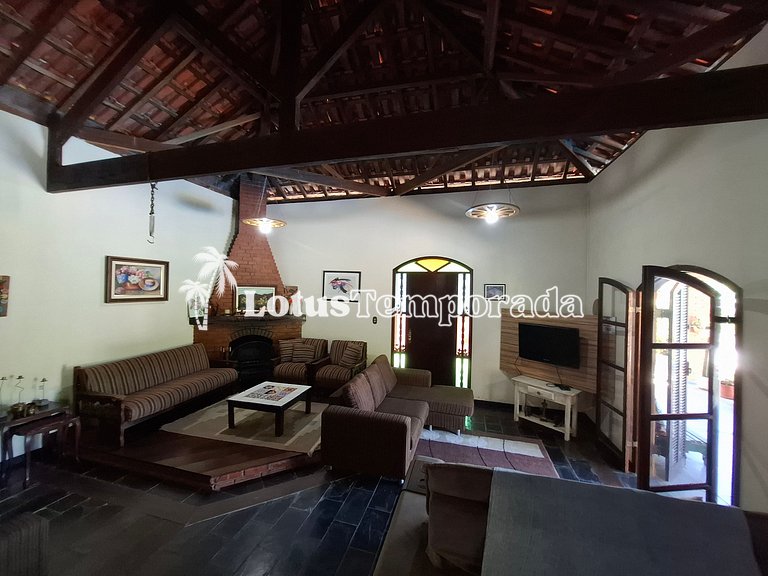 Sítio com piscina adulta e infantil e lareira LT0003