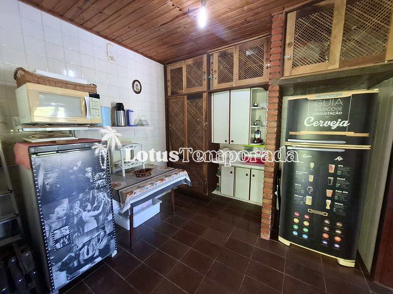 Sítio com piscina adulta e infantil e lareira LT0003