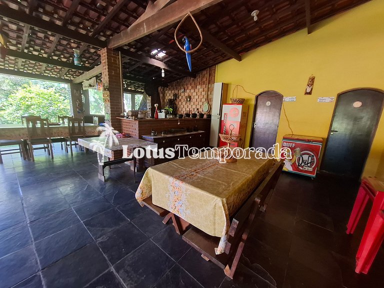 Sítio com piscina adulta e infantil e lareira LT0003