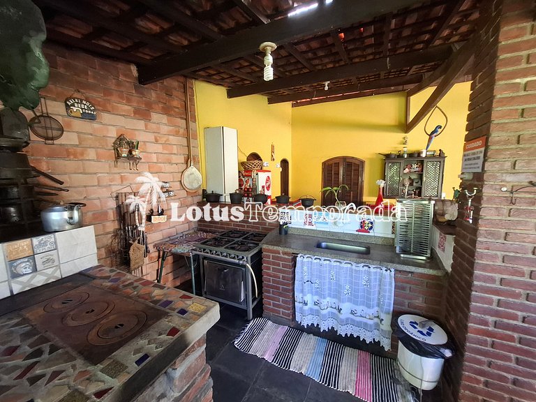 Sítio com piscina adulta e infantil e lareira LT0003