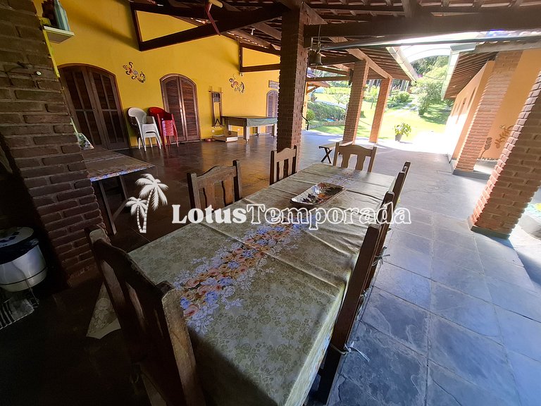 Sítio com piscina adulta e infantil e lareira LT0003