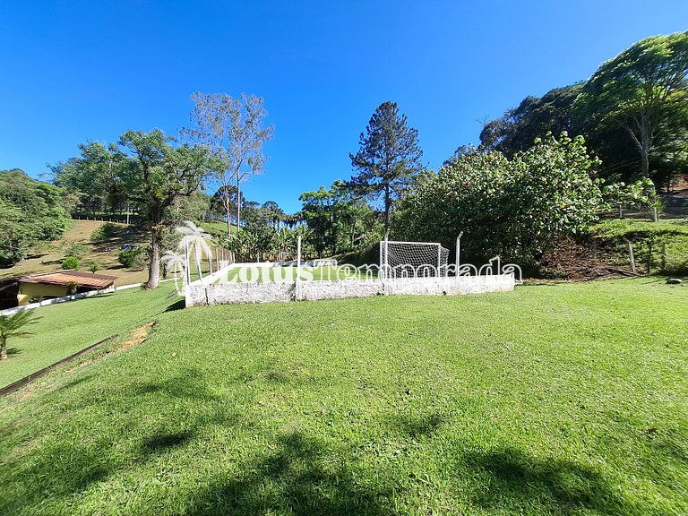 Sítio com piscina adulta e infantil e lareira LT0003