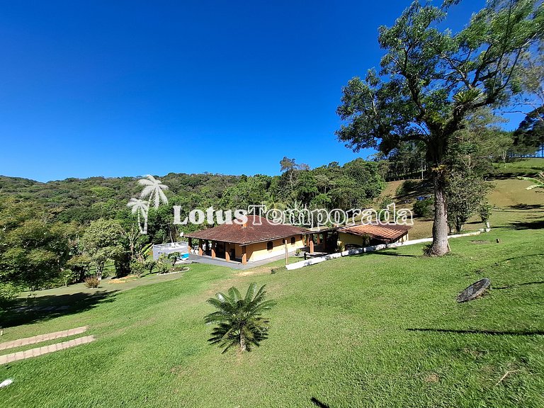 Sítio com piscina adulta e infantil e lareira LT0003