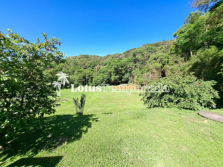 Sítio com piscina adulta e infantil e lareira LT0003